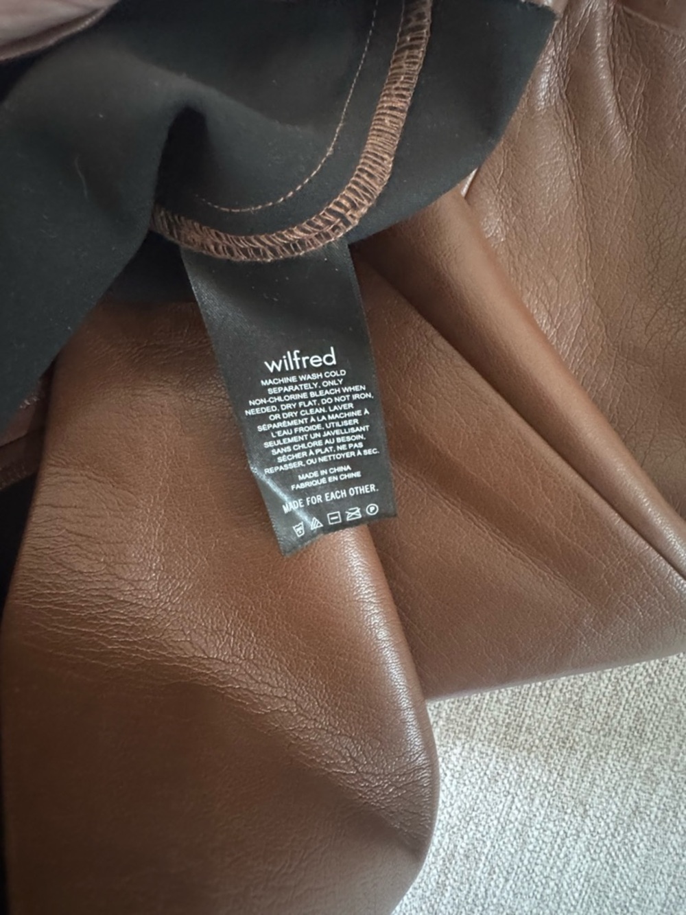 Wilfred Aritzia Brown Faux Leather Mini Skirt size 4 - Picture 4 of 5